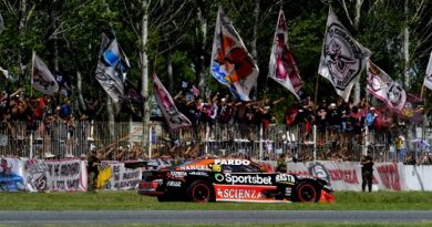 Canapino campeòn argentino de Turismo Carretera